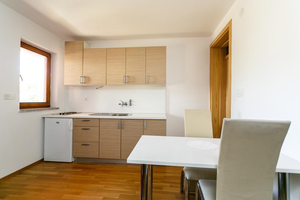 Apartments Josip Pinezići المظهر الخارجي الصورة