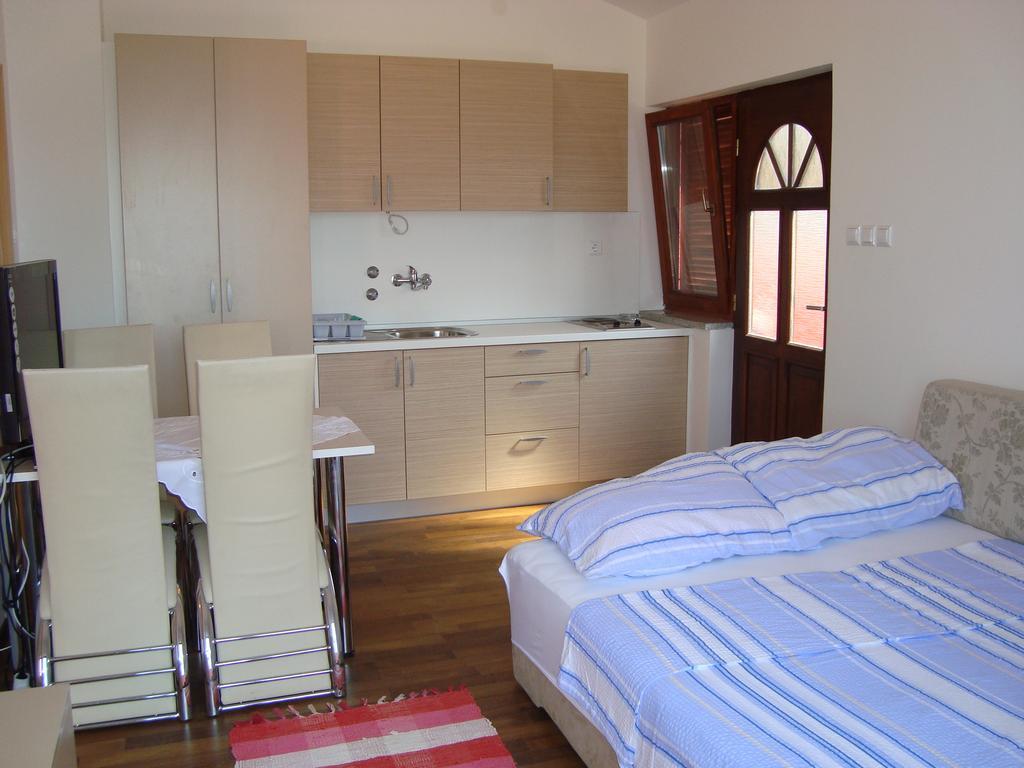 Apartments Josip Pinezići المظهر الخارجي الصورة